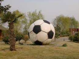 前利物浦后卫马蒂普退役后首亮相，现身沙尔克04广告